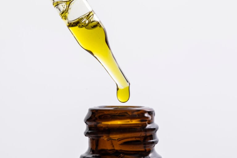 Terpenos e Terpenoides: O perfil da cannabis e seu impacto terapêutico